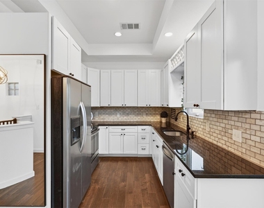 2716 Bagby Street - Photo Thumbnail 8