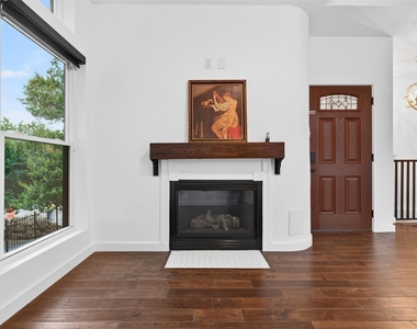 2716 Bagby Street - Photo Thumbnail 7