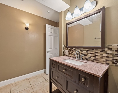 2201 Fountain View Drive - Photo Thumbnail 18