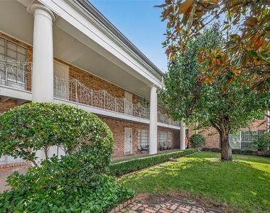 2201 Fountain View Drive - Photo Thumbnail 2