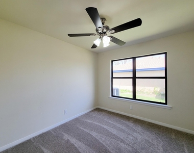 133 S Yaupon Street - Photo Thumbnail 16