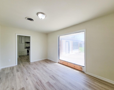 133 S Yaupon Street - Photo Thumbnail 1