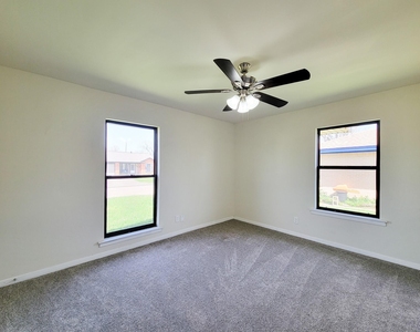 133 S Yaupon Street - Photo Thumbnail 13
