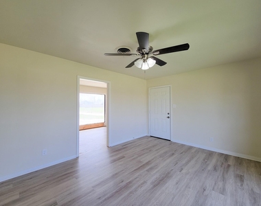 133 S Yaupon Street - Photo Thumbnail 29