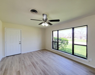 133 S Yaupon Street - Photo Thumbnail 32