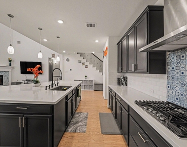 2107 Brooke Avery Drive - Photo Thumbnail 8