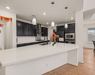 2107 Brooke Avery Drive - Photo Thumbnail 6