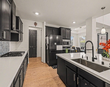 2107 Brooke Avery Drive - Photo Thumbnail 6