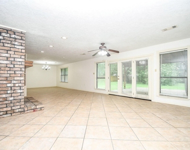 6702 Spring Leaf Drive - Photo Thumbnail 9
