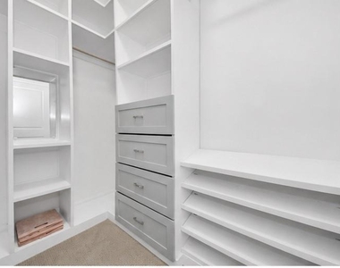 300 St Joseph Parkway - Photo Thumbnail 11