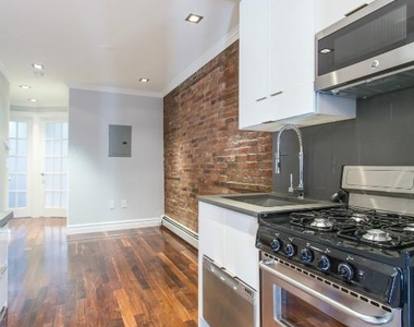 Ridge Street & Stanton Street - Photo Thumbnail 1