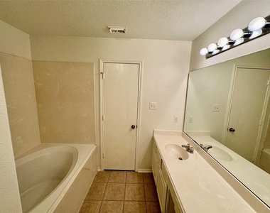 20111 Sweet Magnolia Place - Photo Thumbnail 9