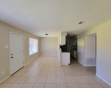 3206 Lobit Drive - Photo Thumbnail 1