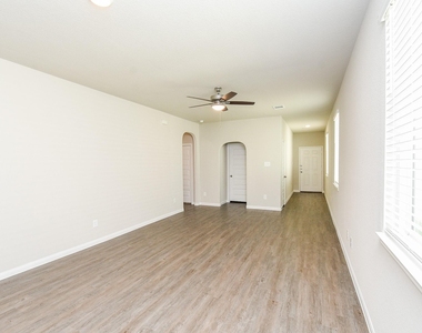 14042 Chinook Drive - Photo Thumbnail 7