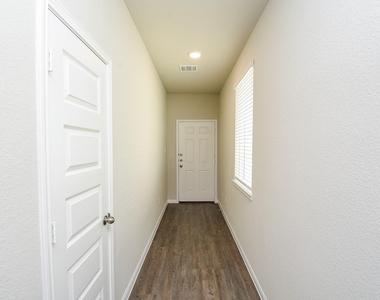 14042 Chinook Drive - Photo Thumbnail 4