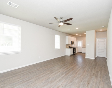 14042 Chinook Drive - Photo Thumbnail 5