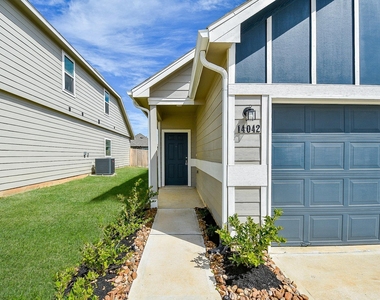 14042 Chinook Drive - Photo Thumbnail 3