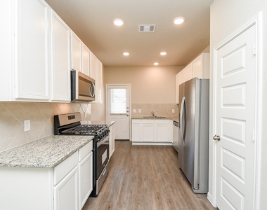 14042 Chinook Drive - Photo Thumbnail 9