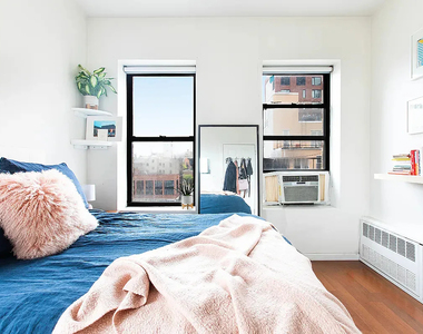 Stanton Street - Photo Thumbnail 3