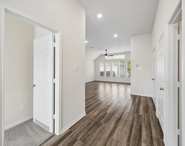206 N Lynx Trail - Photo Thumbnail 2