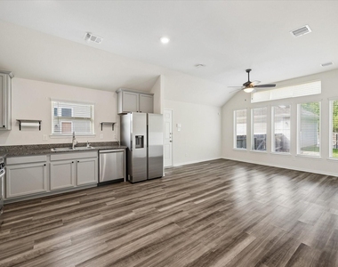 206 N Lynx Trail - Photo Thumbnail 3