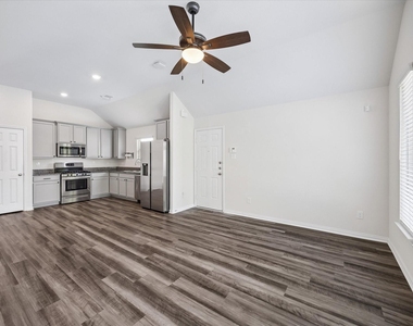206 N Lynx Trail - Photo Thumbnail 6