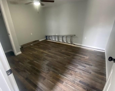 607 S Main Street - Photo Thumbnail 9