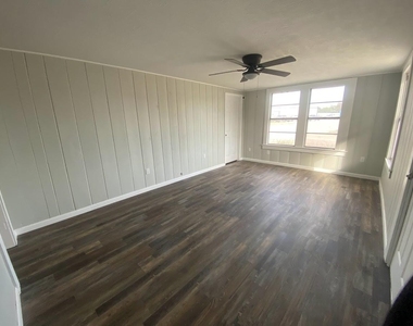 607 S Main Street - Photo Thumbnail 1