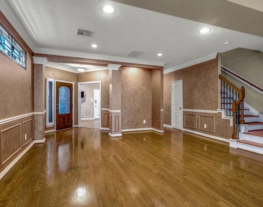 1524 Birdsall Street - Photo Thumbnail 7