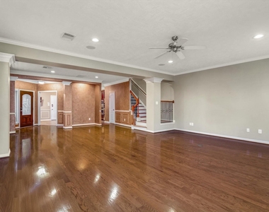 1524 Birdsall Street - Photo Thumbnail 8