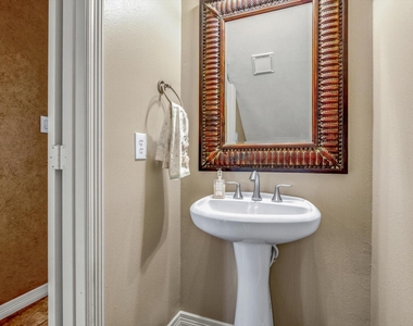 1524 Birdsall Street - Photo Thumbnail 21
