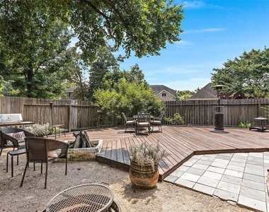 2 Hollow Glen Place - Photo Thumbnail 30
