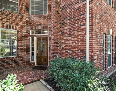 2 Hollow Glen Place - Photo Thumbnail 2