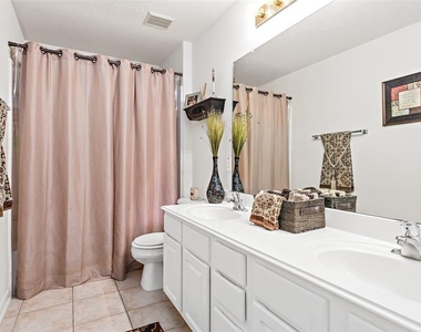 2 Hollow Glen Place - Photo Thumbnail 22