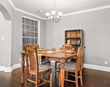 2 Hollow Glen Place - Photo Thumbnail 6