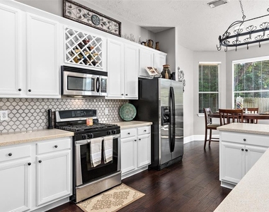 2 Hollow Glen Place - Photo Thumbnail 16