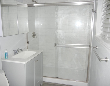 20811 Emerald Street - Photo Thumbnail 7