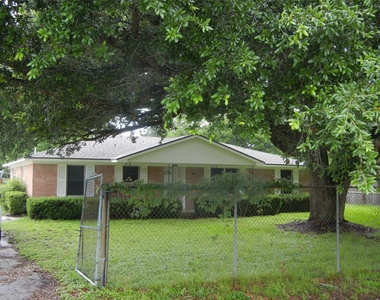20811 Emerald Street - Photo Thumbnail 1