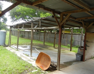 20811 Emerald Street - Photo Thumbnail 9