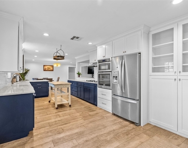 10058 Cedardale Drive - Photo Thumbnail 15