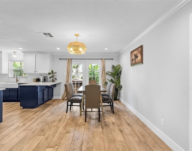 10058 Cedardale Drive - Photo Thumbnail 9
