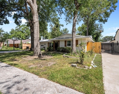 10058 Cedardale Drive - Photo Thumbnail 5