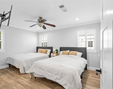 10058 Cedardale Drive - Photo Thumbnail 17