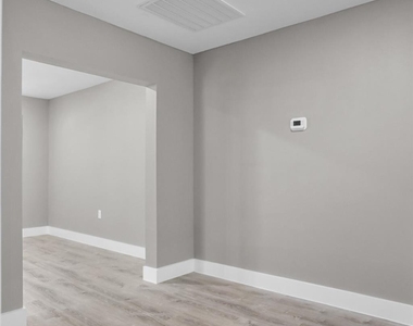 6618 Avenue N - Photo Thumbnail 11