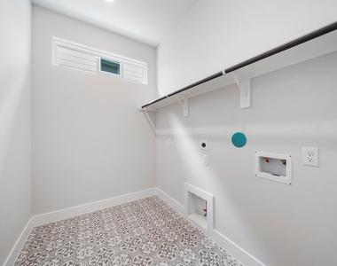 6010 Rolling Stream Court - Photo Thumbnail 11