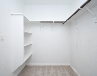 16614 Spirit Lake Court - Photo Thumbnail 14