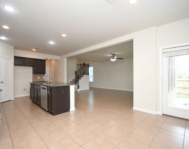 16614 Spirit Lake Court - Photo Thumbnail 5