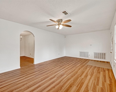 7426 Miley Street - Photo Thumbnail 4