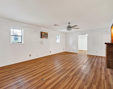 7426 Miley Street - Photo Thumbnail 11