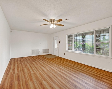 7426 Miley Street - Photo Thumbnail 3